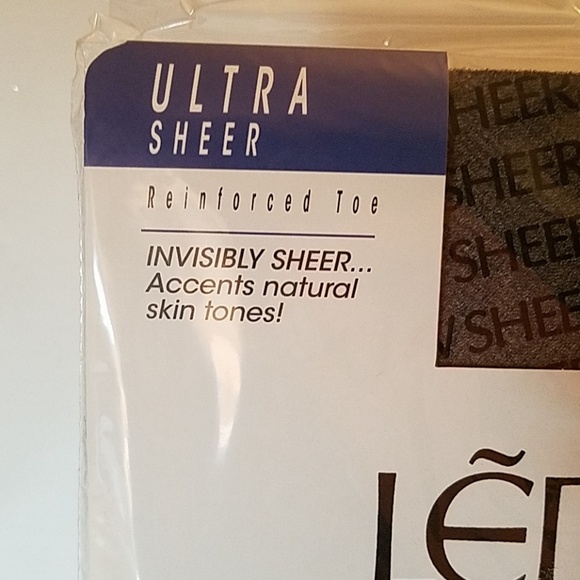 LEDA Ultra Sheer Queen Pantyhose 1x-2x Jet Black - Picture 3 of 6